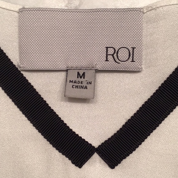 Roi off the shoulder white top with black detail - Picture 4 of 4